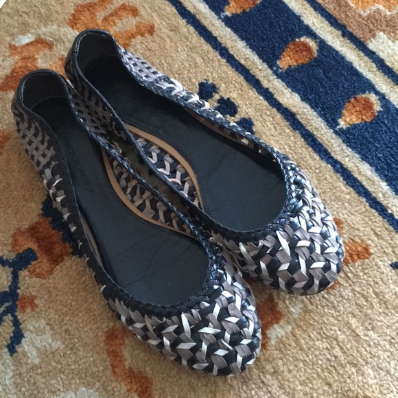 Sigerson Morrison Shoes - Sigerson Morrison size 9 flats cute woven leather